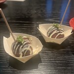 ラ・ボンヌターブル - たこ焼きを模した熱々ショコラ　中からトロッと流れ出しました