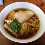 飯田商店 - 「醤油らぁめん」750円（2014年7月）