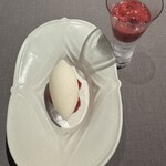 茶禅華 - 茘枝シャーベット 木苺のソース