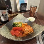 肉のすずき - キムチ盛り合わせ