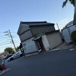 リバイバル カフェ - 駐車場から