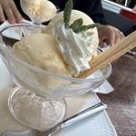 リバイバル カフェ - バニラアイス