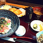 魚魚や 一八 - ばらちらしと地魚フライ