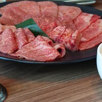焼肉うしごろ 新宿三丁目店 - 