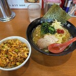 井乃家 - 料理写真:トンコツ塩ラーメン（並）＋ブタ辛ネギライス2025.04.28
