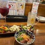 ビストロ魚丸 - 食べた飲んだ！おつまみセットと海鮮ユッケ