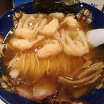 支那そば たんたん亭 - エビワンタンメン。カエシ抑えめでスープの味わいがよく分かります