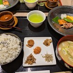 onigirikappou shichihenge naminosumi～ka～ - เซ็ตข้าวซูชิพิเศษที่ทำจากข้าวคุณภาพสูง