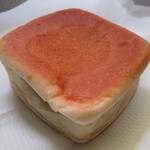オリオンベーカリー アウトレットストア - 力あんぱん粒餡塩バター味（中身）
