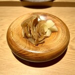 鮨 やくしどう - ガリ