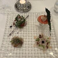 リストランテオガワ - 本日の前菜
                ・愛媛産真鯛のカルパッチョをキャビアと
                ・長崎産あじのマリネ
                ・お肉(忘れました)の、カルパッチョ？
                ・ブラータチーズと長崎産フルーツトマト
                　ずわい蟹と黒キャベツのチップと