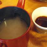 かね久山田 - 蕎麦湯；釜湯ですが，引切り無しの茹でで濃い目 @2014/08/13