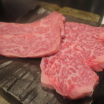 焼肉  炭聖 - 上カルビ（塩）：わさび醤油で