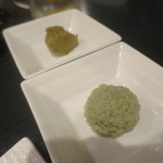 焼肉  炭聖 - 奥：ゆず胡椒、手前；わさび