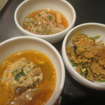 焼肉  炭聖 - 右は石焼ビビンバ