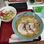 くるまやラーメン - 料理写真: