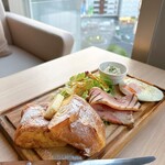 24/7 cafe apartment - 