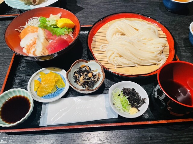 伝承の味処 無限堂 卸町店 &ndash; 羽後牛島うどんの魅力と口コミ