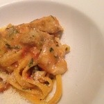 ペッシェ・ロッソ - ポルチーニのトマトクリームパスタ