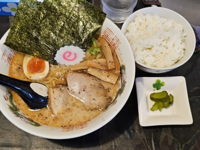 らーめん麺次郎 - 米内沢（ラーメン）の写真