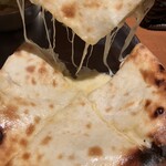 タンドールバル カマル2号 - チーズクルチャ