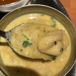 タンドールバル カマル2号 - キノコ入りダルカレー