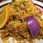 ネパールステーション - オレンジ、玉ねぎも爽やかさプラス。