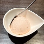 炭火焼肉 千味庭 - 本日のアイス（あまおう）　275円