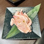 炭火焼肉 千味庭 - ピートロ　825円