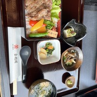 米沢牛黄木 金剛閣 すき焼き しゃぶしゃぶ 毘沙門 - 