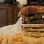 バーガーマニア - サマーベジタブルバーガーwithジェノベーゼソース(14年8月のマンスリーバーガー)