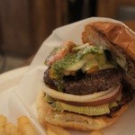 バーガーマニア - サマーベジタブルバーガーwithジェノベーゼソース(14年8月のマンスリーバーガー)