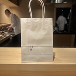 料理屋もり尋 - 食べきれなかった桜エビをおむすびにして持たせてくれました