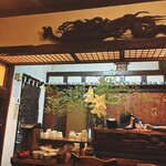 仁亭 - こだわりの店内