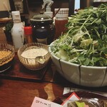 仁亭 - ドッカン、サラダと、２種のドレッシング