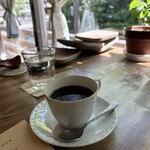 珈琲美美 - 窓側のカウンター席