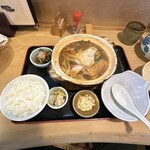 手打ちうどん 河正 - 味噌煮込み定食 1,250円