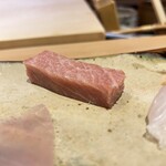 鮨 しみづ - ３５日熟成のマグロ