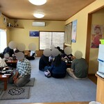 山崎家うどん - 店内小上がり席