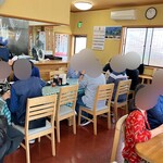 山崎家うどん - 店内テーブル＆カウンター席