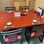 すし処 やま幸 - テーブル席