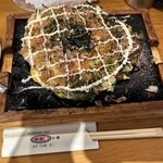 AT THE 21 - ねぎ焼き、醤油ベースの生地に鰹節たっぷり！