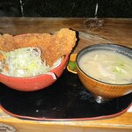 ちんばた - わらじカツ丼