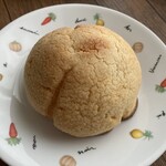 298137796 - 塩バターメロンパン