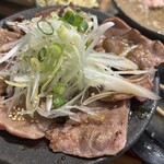 炭火焼肉ホルモン みなみ - 