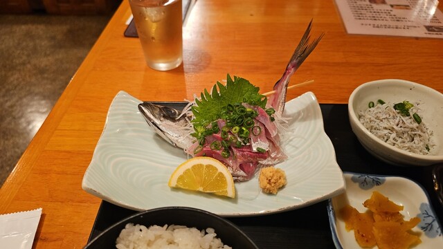 さかなテーブル 座りながらBBQが楽しめる！グリルやたき火台を設置できるハイ