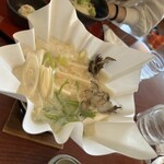 伝好 - 湯豆腐。しっかりめのお豆腐が美味。