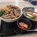 石臼挽き生そば 炭火焼肉丼 さくら - 