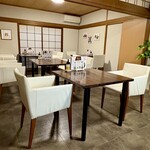 イタメン - お店の内観