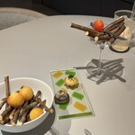 RESTAURANT KOGA - コーンドッグ　鱈のペーストと蕗の薹　豚のテリーヌ　ひよこ豆のタルト　りんごのカクテルボンボン